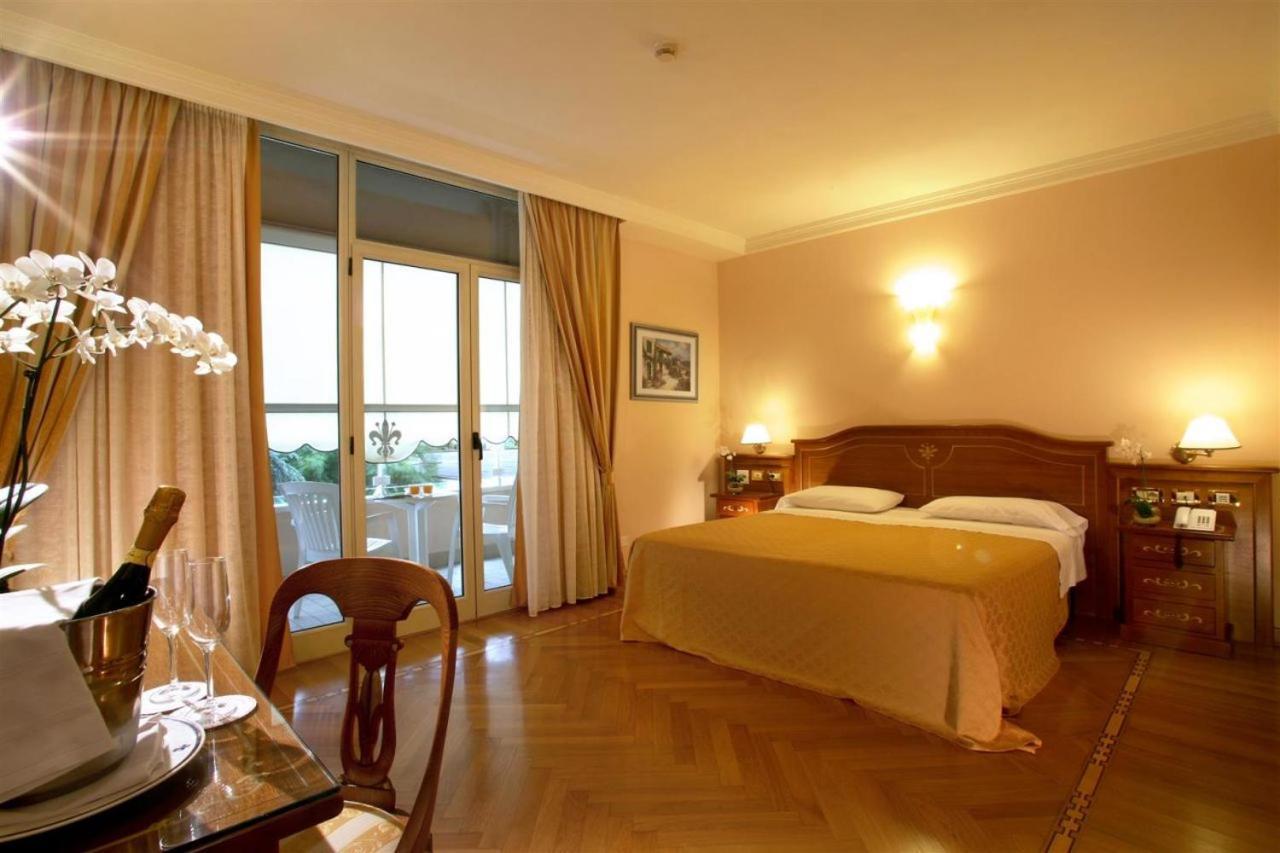 Hotel Firenze Abano Terme Esterno foto