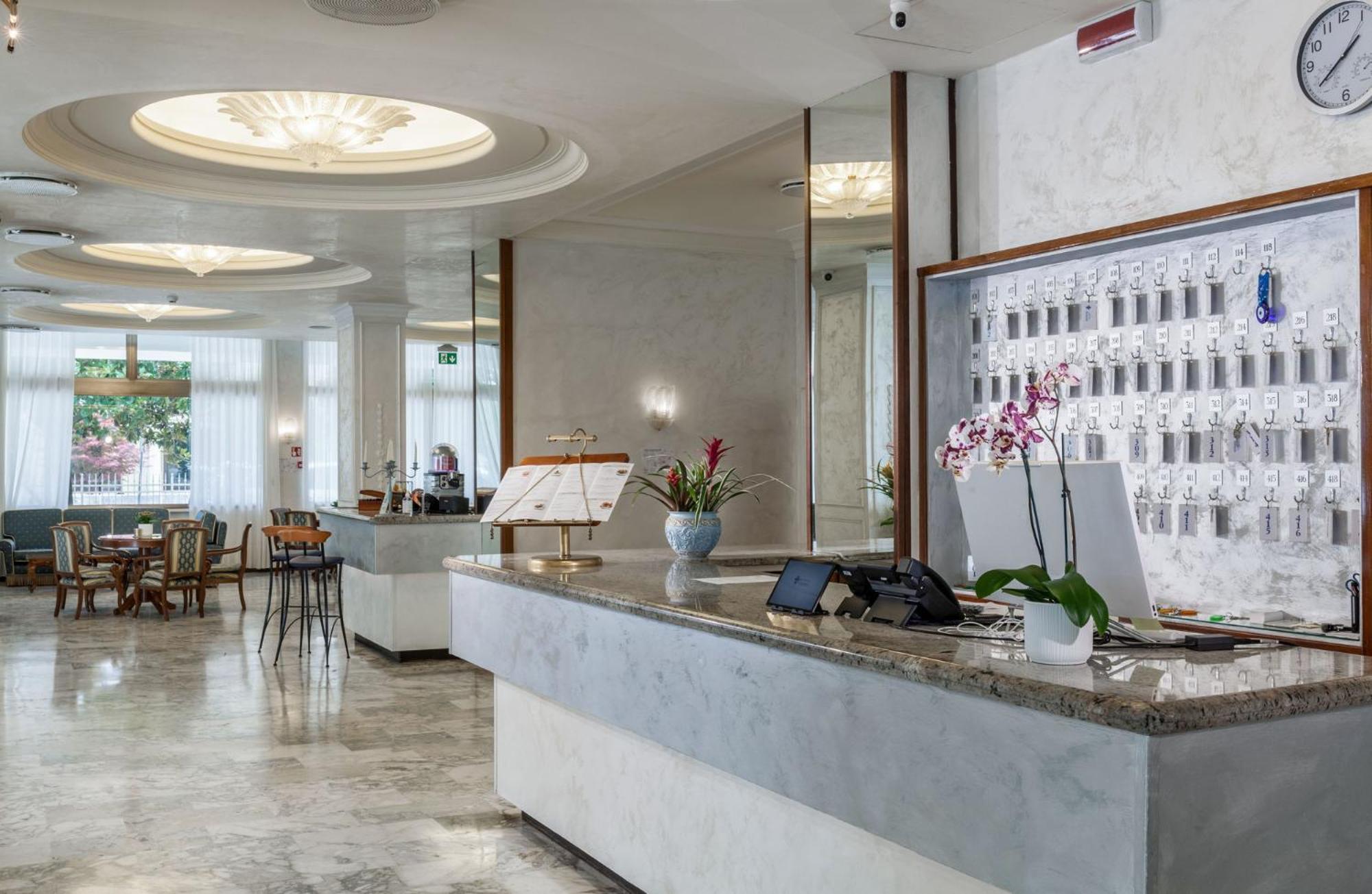 Hotel Firenze Abano Terme Esterno foto