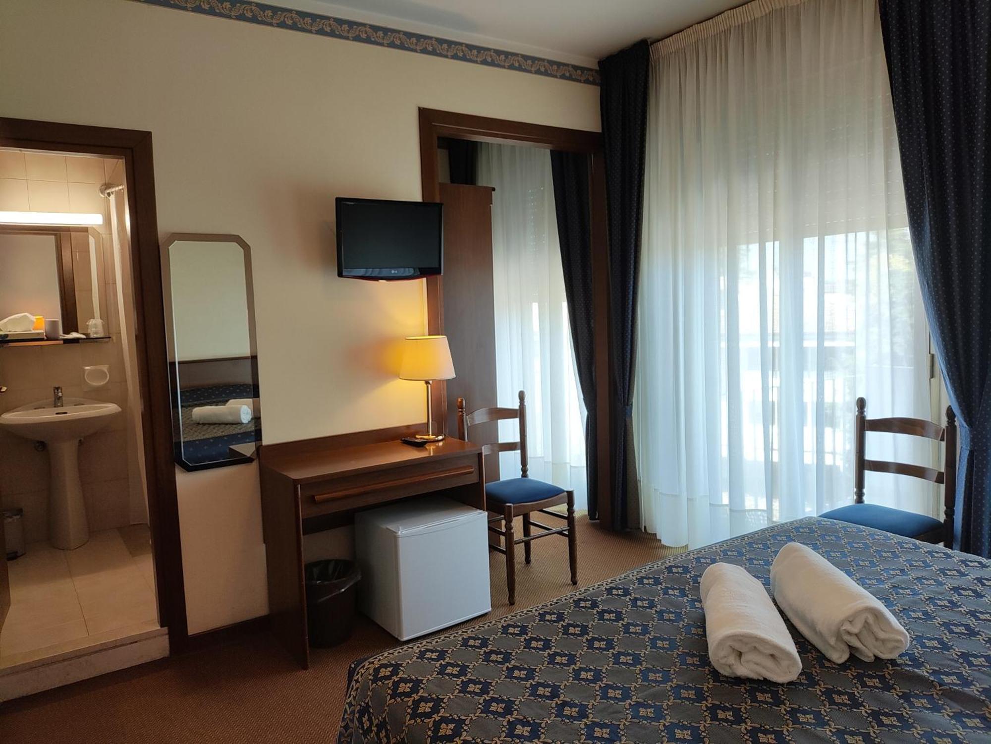 Hotel Firenze Abano Terme Esterno foto