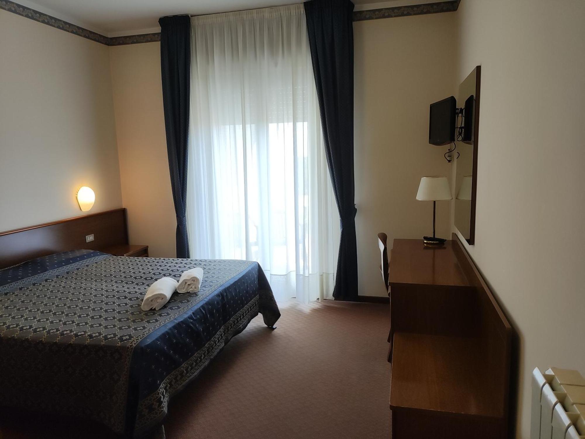 Hotel Firenze Abano Terme Esterno foto