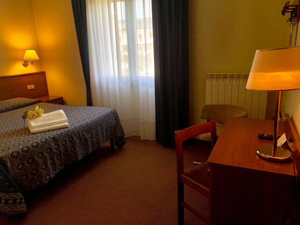 Hotel Firenze Abano Terme Esterno foto