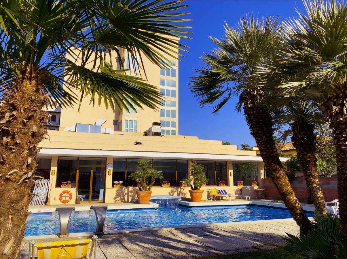 Hotel Firenze Abano Terme Esterno foto