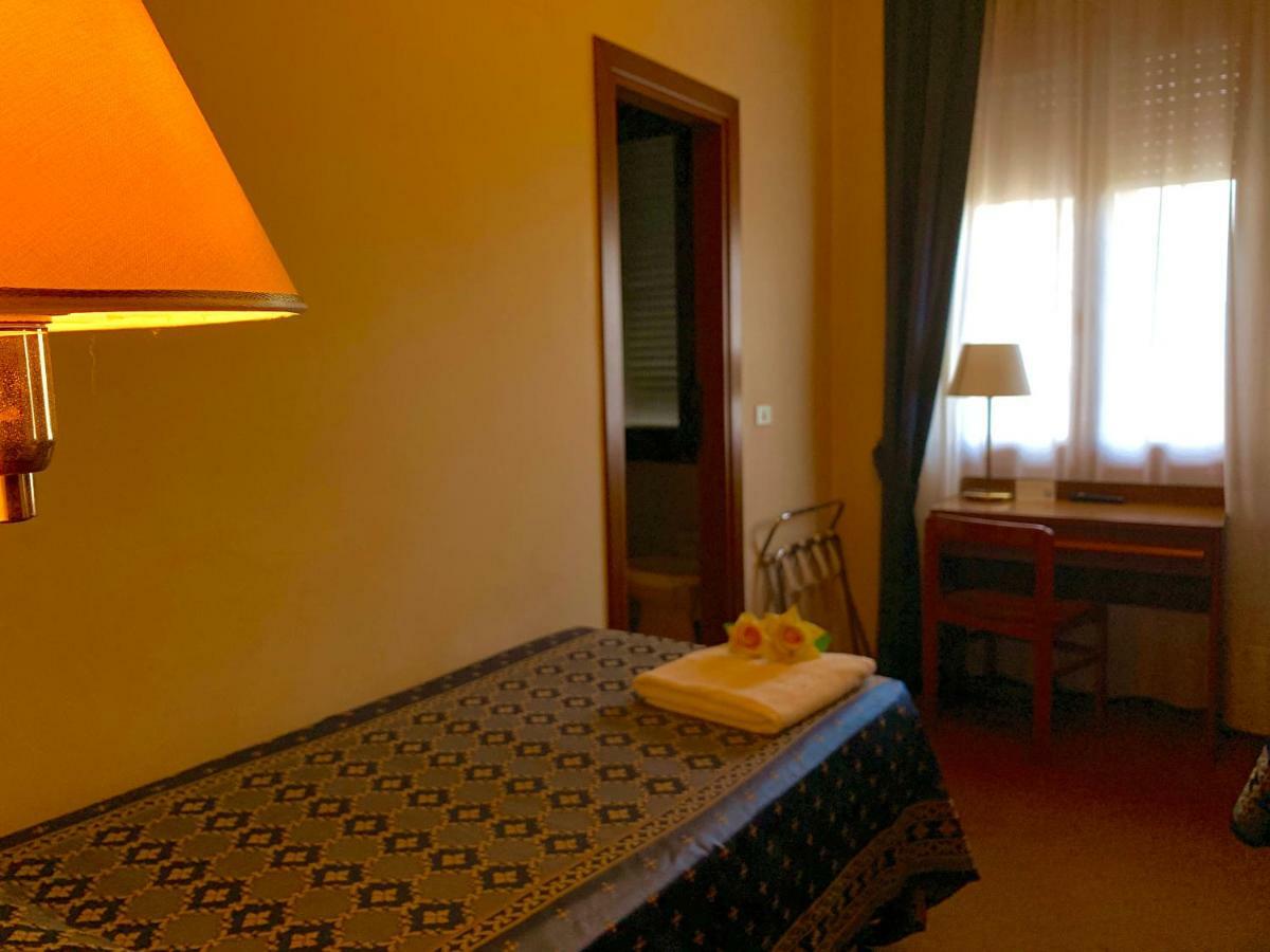 Hotel Firenze Abano Terme Esterno foto